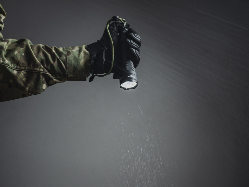 Armytek Predator Pro Magnet USB (теплый свет)