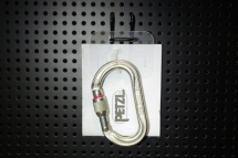 Карабин PETZL OXAN SCREW-LOCK 